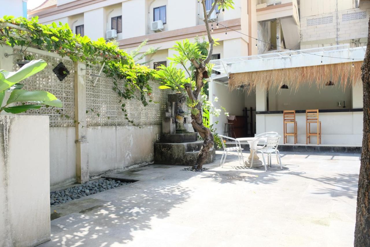 Palm Garden Kuta Hotel Kuta  Exterior photo