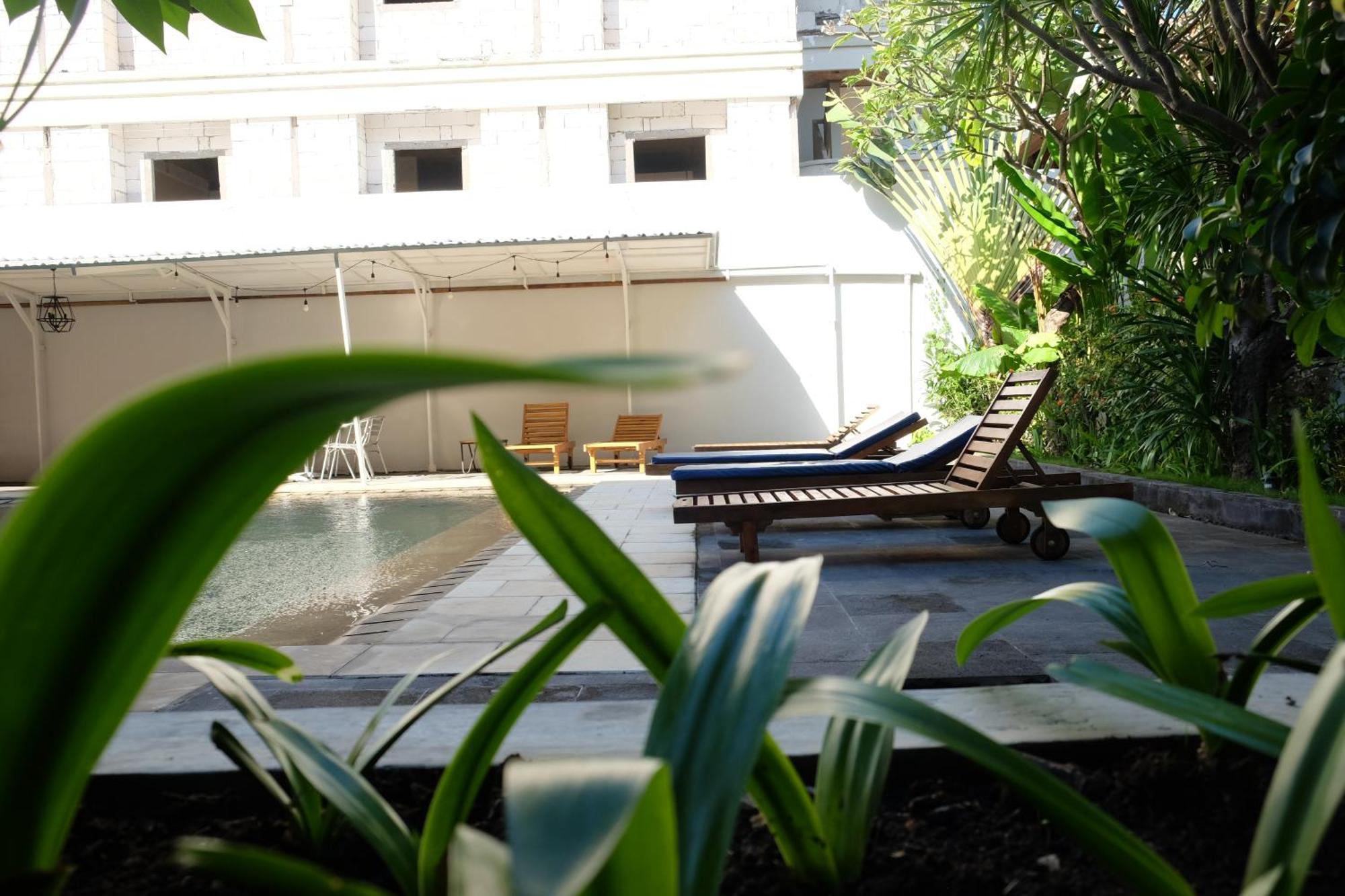Palm Garden Kuta Hotel Kuta  Exterior photo