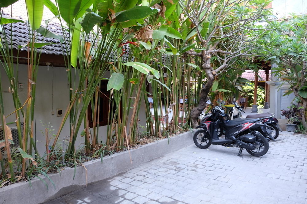 Palm Garden Kuta Hotel Kuta  Exterior photo